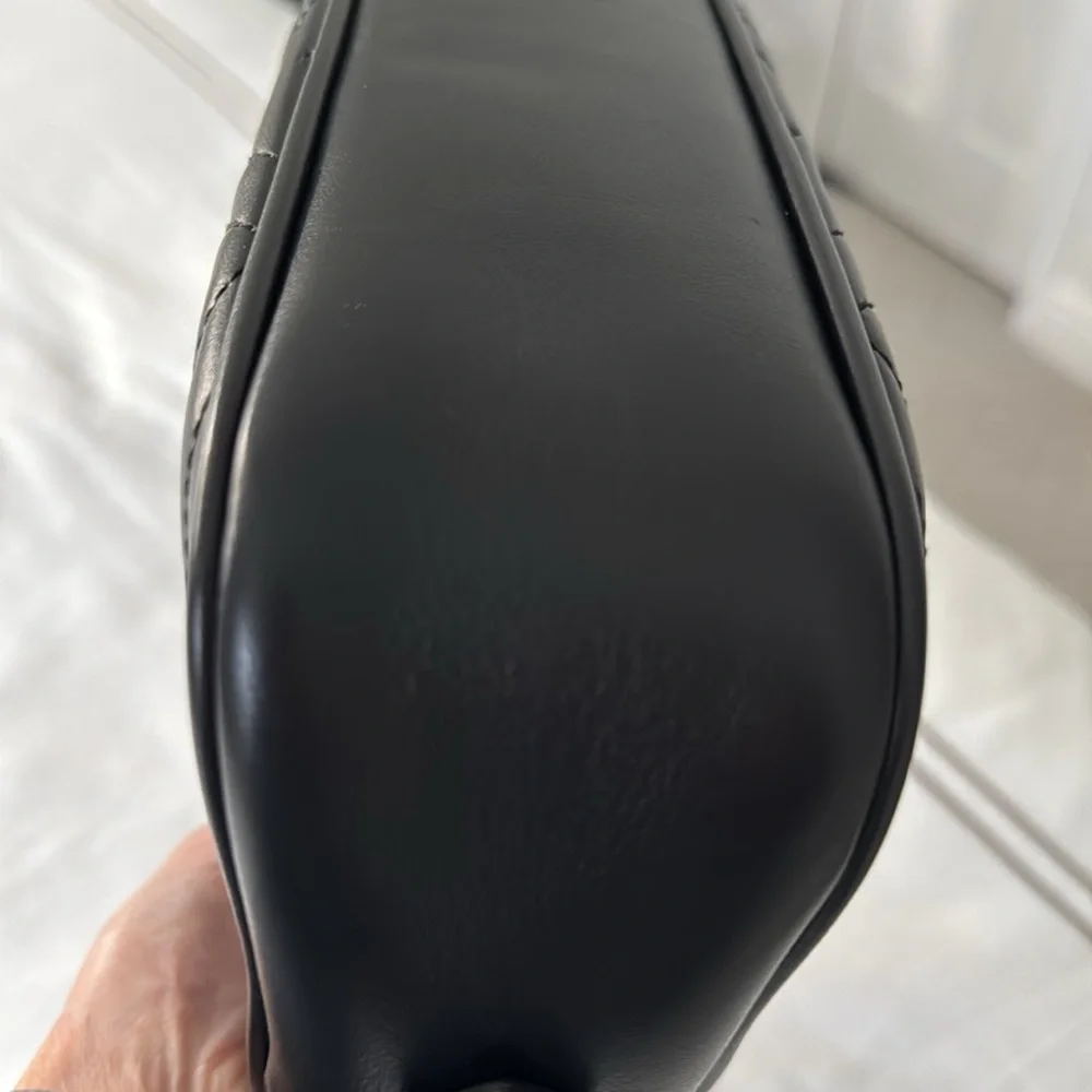 Gucci Marmont Small Camera Bag - Picture 5 of 10
